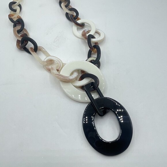 Chunky Chain Link Resin Marblelized Necklace With Adjustable Clasp Black Cream - Picture 2 of 5